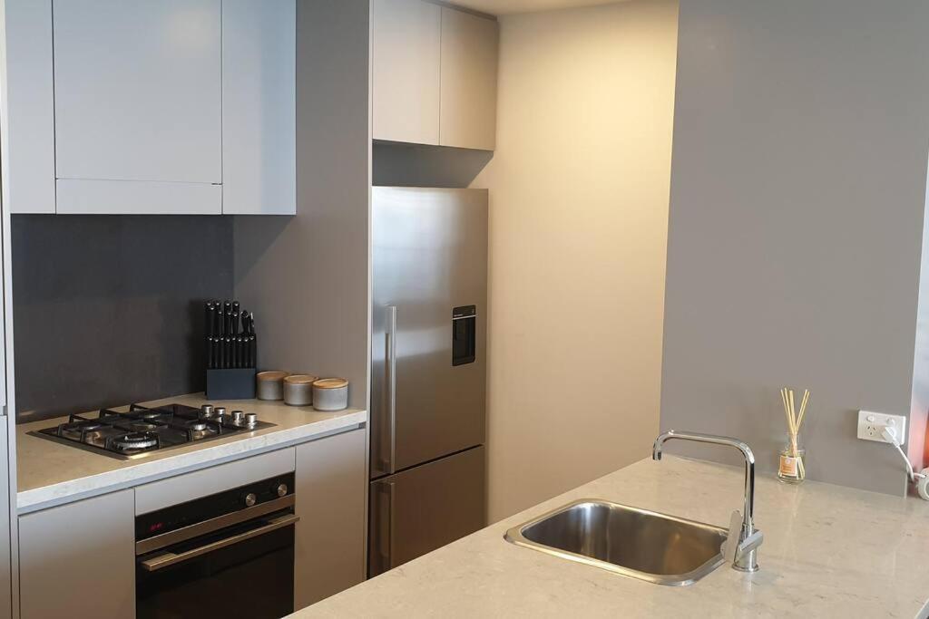 1011 Arena Apartment